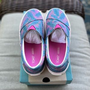 Brand New! *TOM’S* Fenix Slip Ons